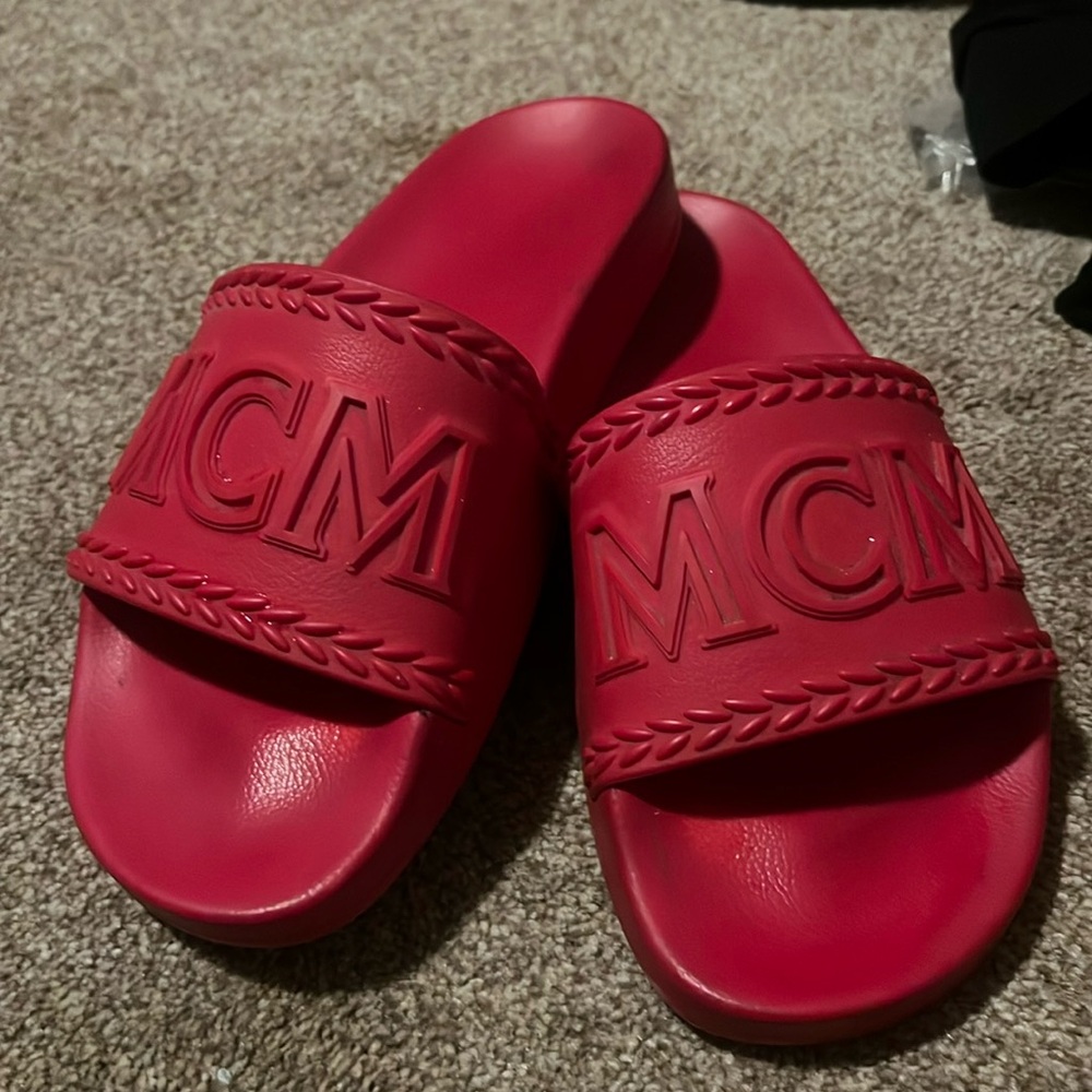 MCM red slides!